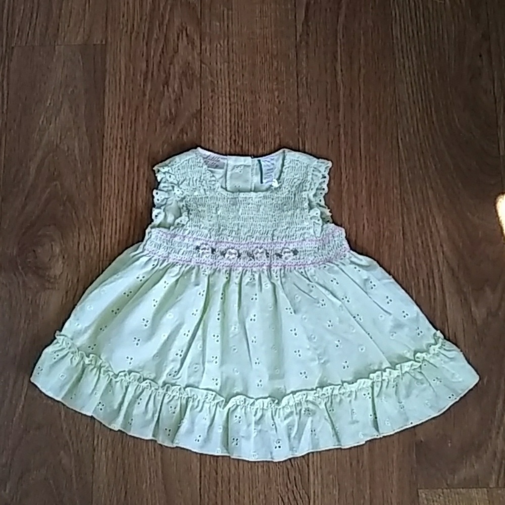 2 /$10 bundle Little Bitty 👗 18 Mo